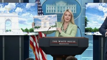 KarolineArcDeTrump