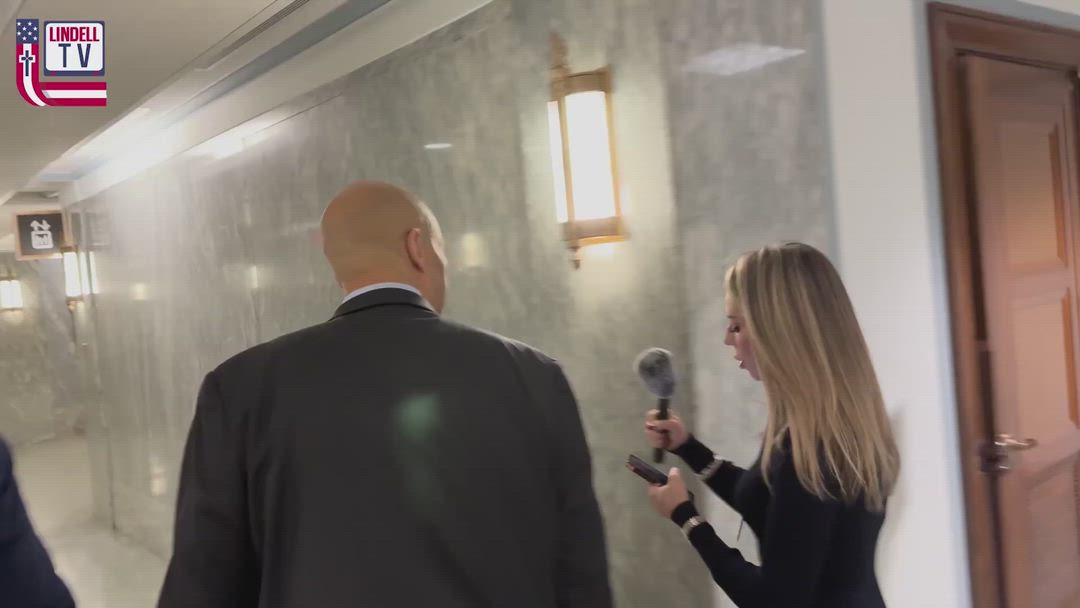 🚨 WATCH: Our reporter presses Cory Booker on the Democrat Shutdown and he MELTS DOWN 🚨