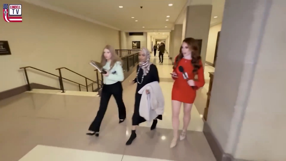 🚨 “I AM NOT ABOVE THE LAW!” – ILHAN OMAR’S OWN WORDS RESURFACE AFTER FEDERAL RAID!